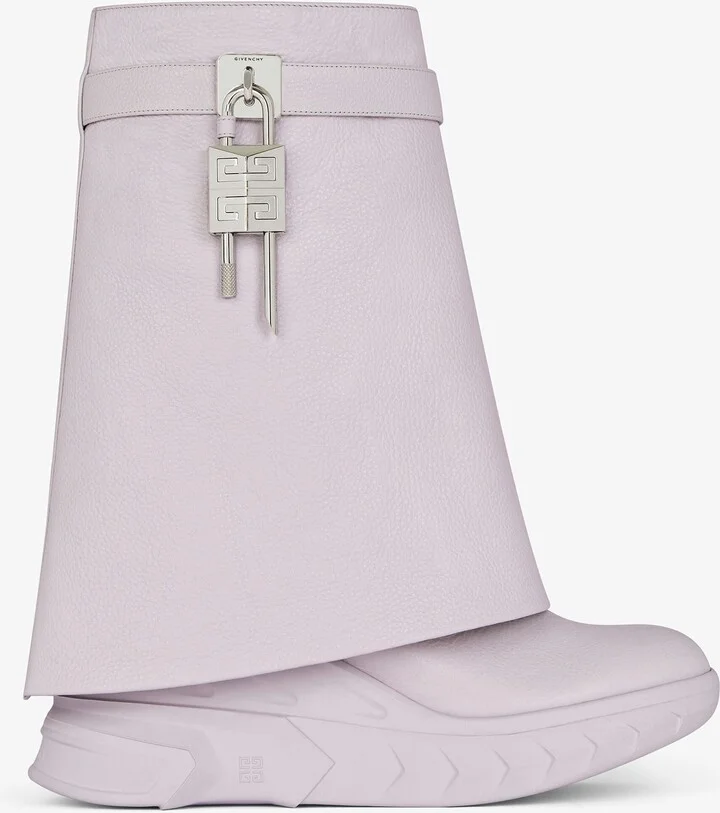 soft lilac