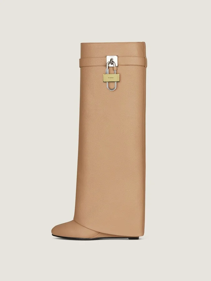 Shark Lock boots in grained leather - Image 3