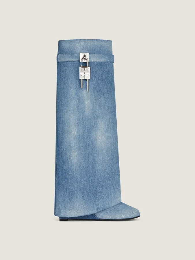 medium blue