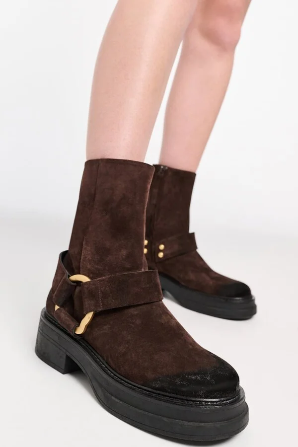 Short waxed suede combat boots with signature D-ring - Image 4