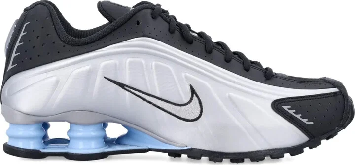 Shox R4 shoes