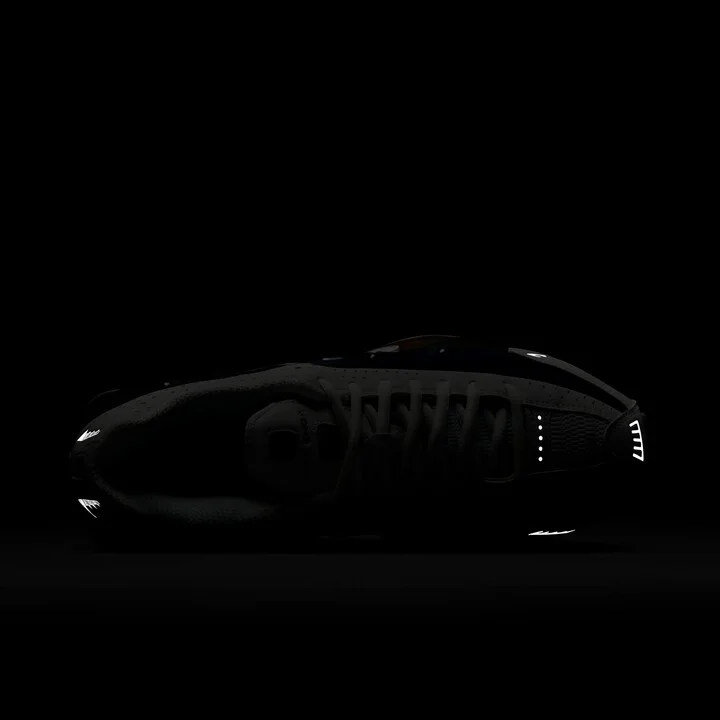 Shox R4 Sneaker - Image 10