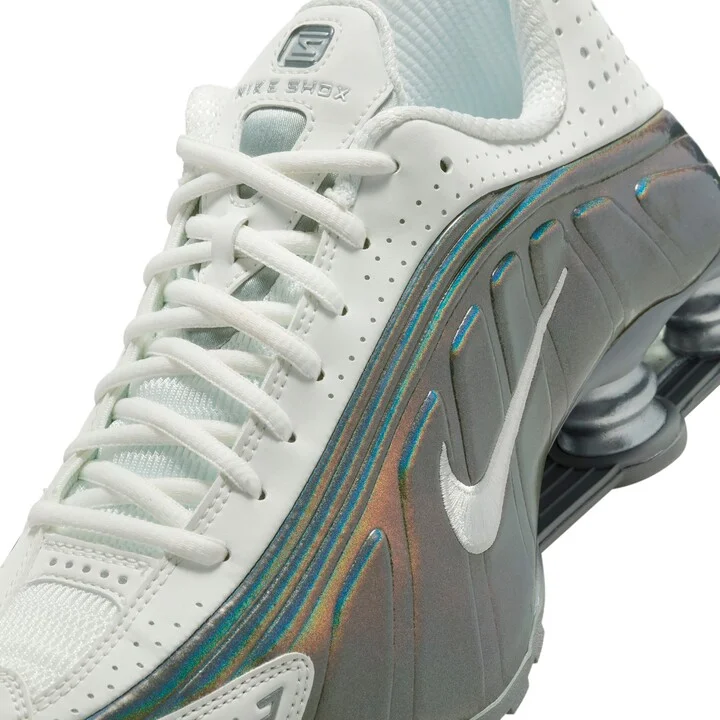 Shox R4 Sneaker - Image 11