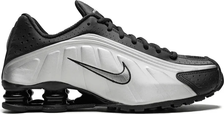 Shox R4 sneakers
