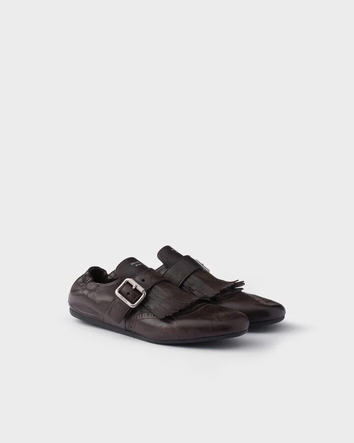 Shuffle leather shoes with buckle