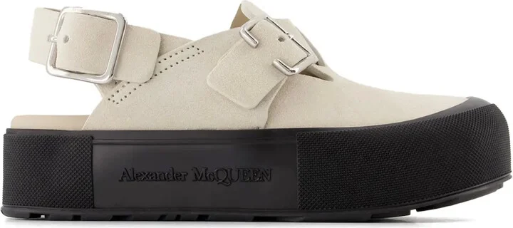 Side Buckle-Fastening Detail Sandals