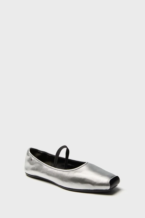 Silver Runway Ballet