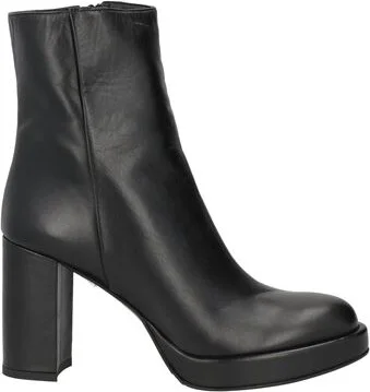 Silvia Rossini Woman Ankle boots