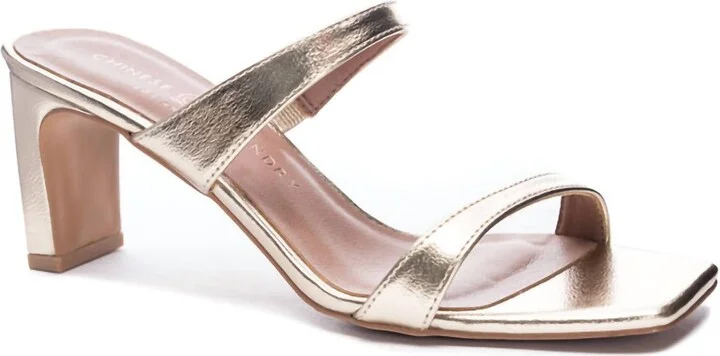 Simple Sophistication Sandals In Gold