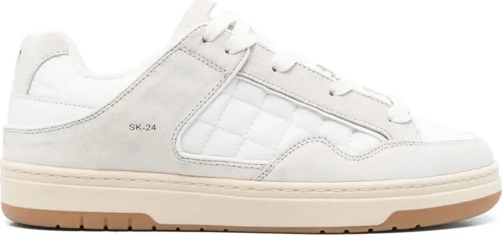 Skate sneakers