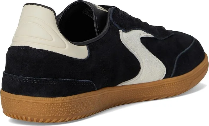 SKECHERS Hotshot - Varsity Crew Women's Shoes Black/Natural : 5 B - Medium, Suede - Image 4
