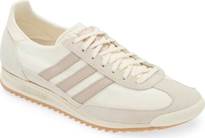 Off White/taupe/white