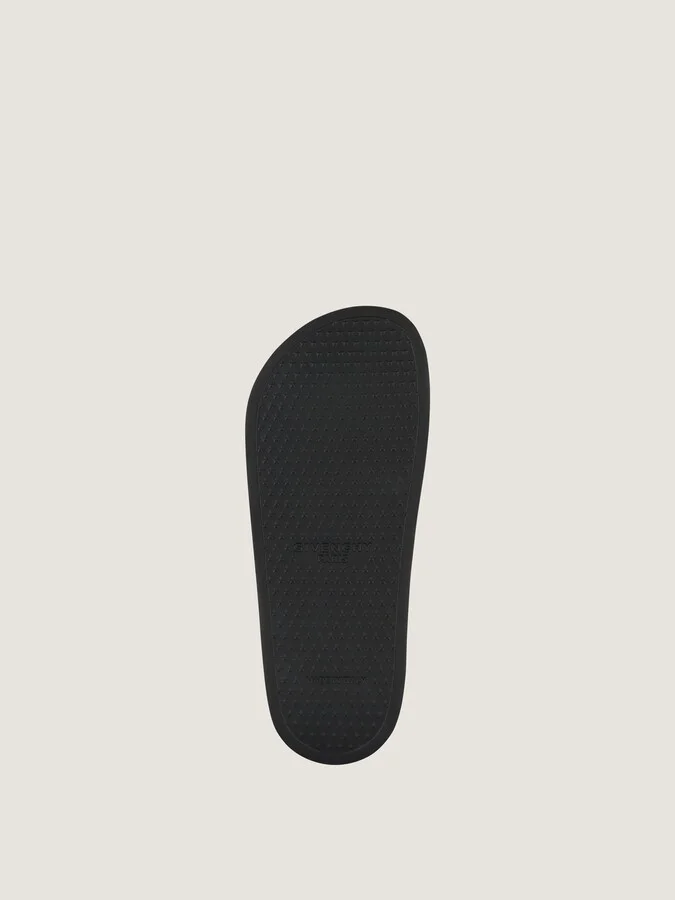 Slide flat sandals in recycled rubber - Image 6