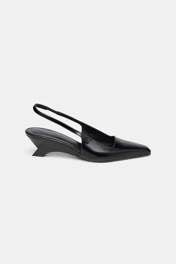 Slingback graphic contour wedges