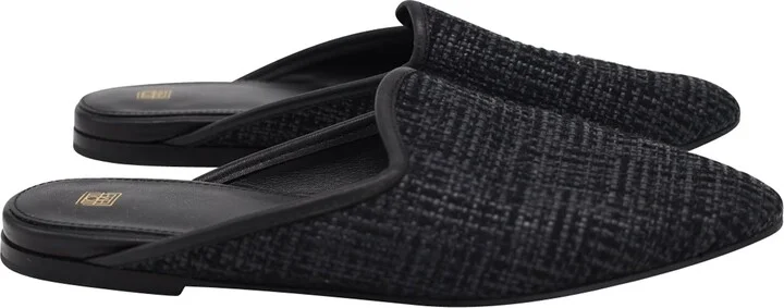 Slip On Mules in Black Raffia