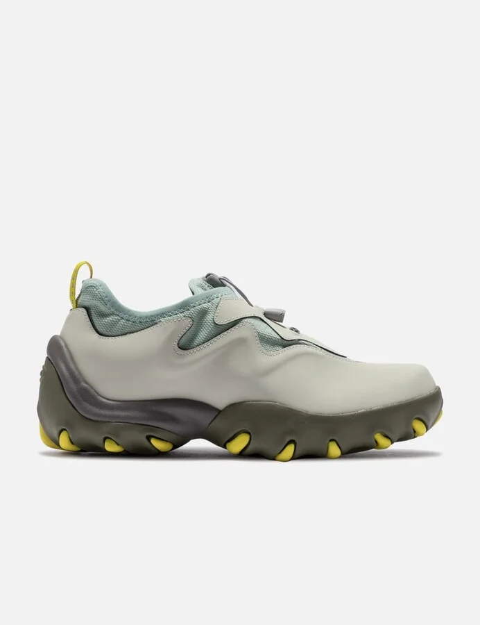 Grey > 灰色 > 그레이 > グレー