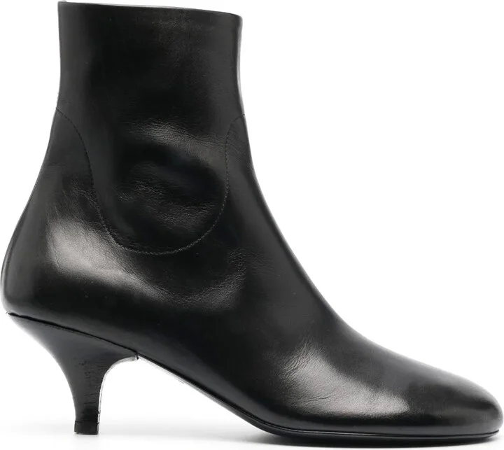 Smooth Grain Round-Toe Leather Boots