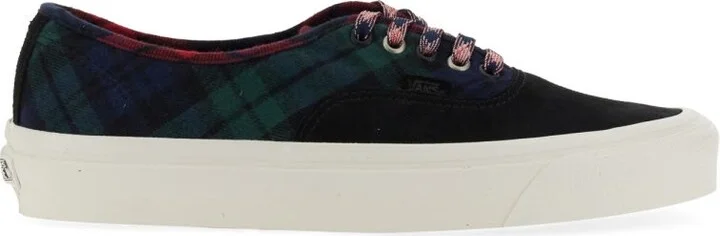 Sneaker Authentic 44