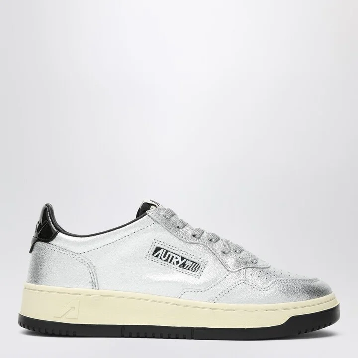 Sneaker Medalist in silver leather