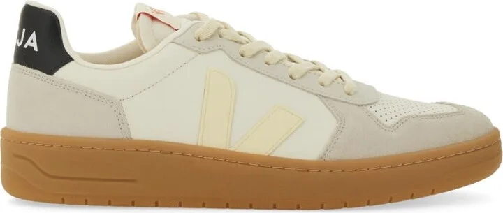 Sneaker v-82