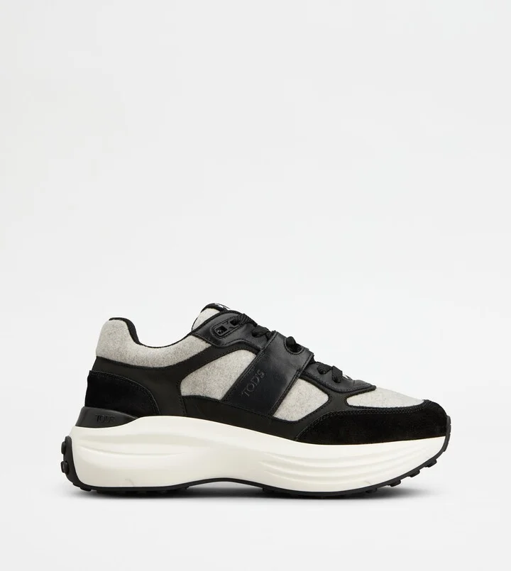 Sneakers in Fabric and Suede