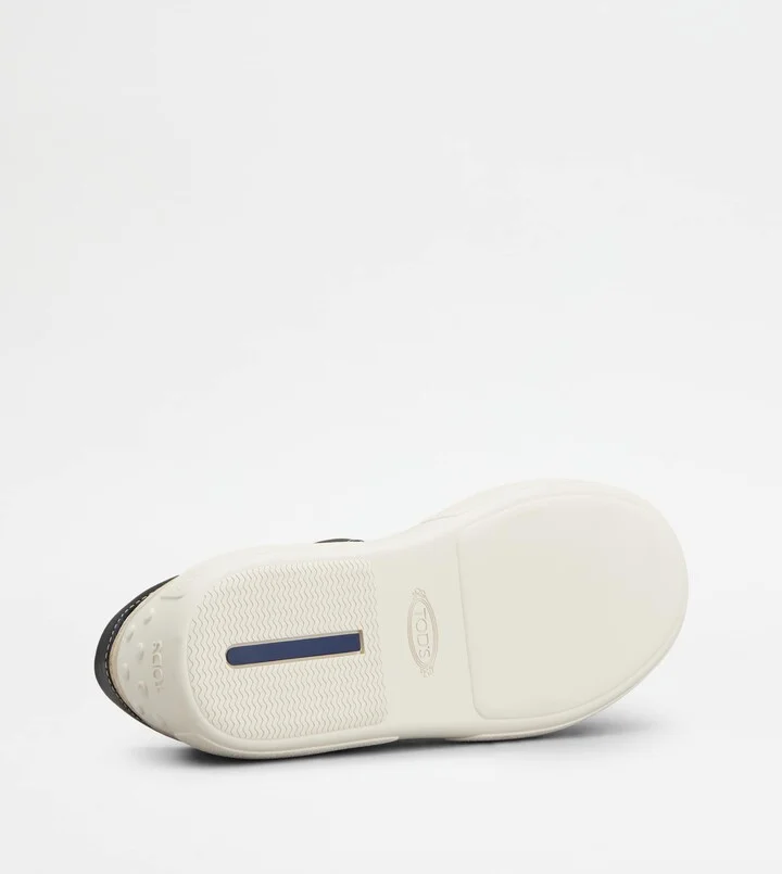 Sneakers in Nubuck and Fabric - Image 4