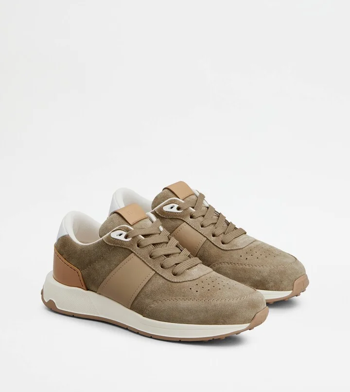 Sneakers in Suede - Image 2