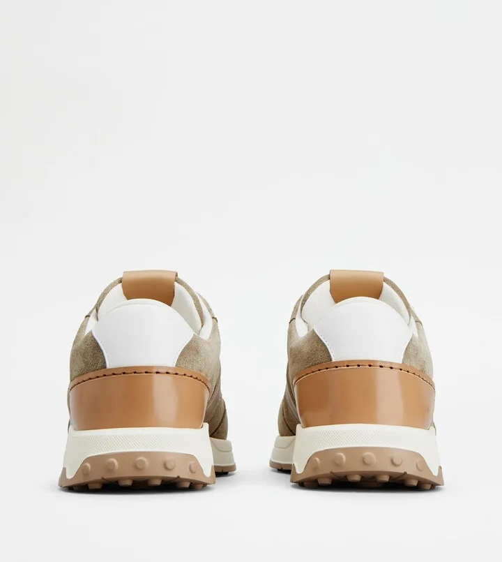 Sneakers in Suede - Image 3