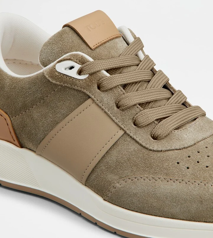 Sneakers in Suede - Image 5