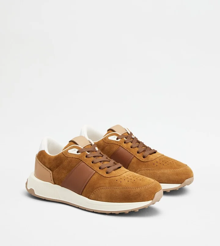Sneakers in Suede - Image 2