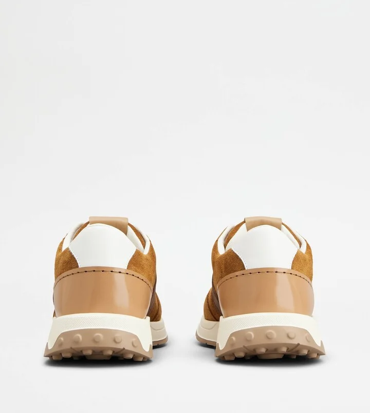 Sneakers in Suede - Image 3