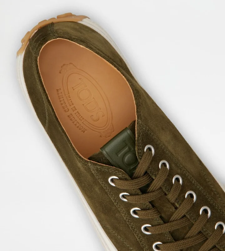 Sneakers in Suede - Image 7