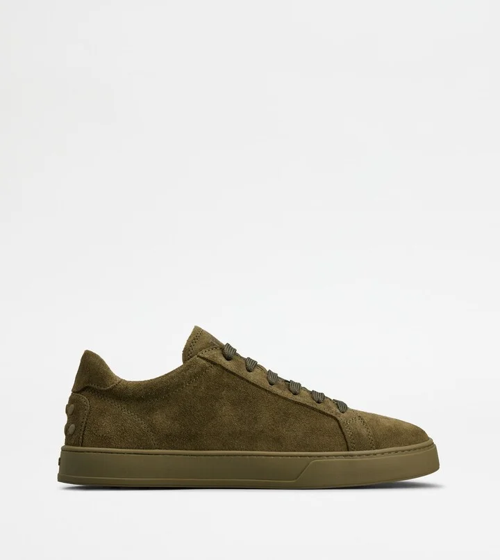 Sneakers in Suede