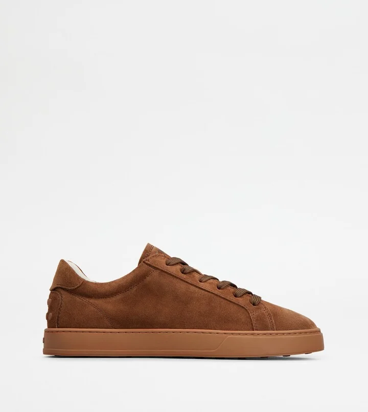 Sneakers in Suede
