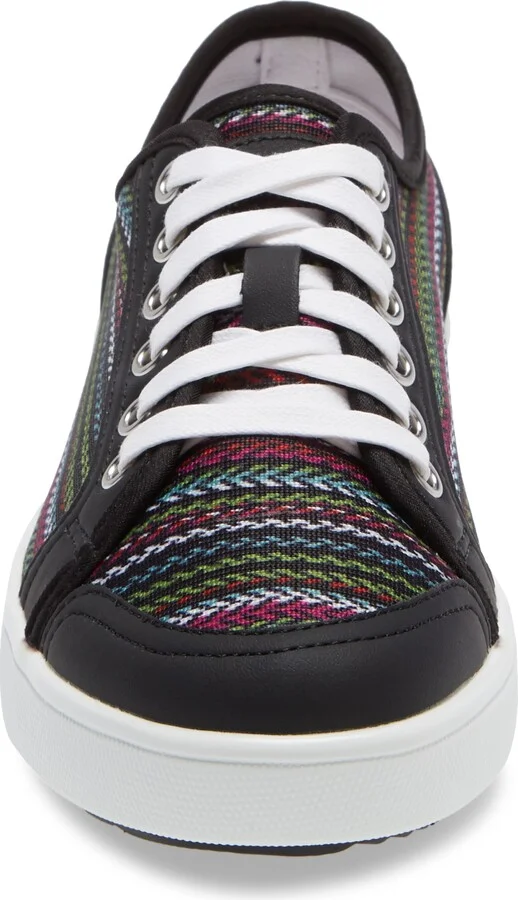 Sneaq Sneaker - Image 4