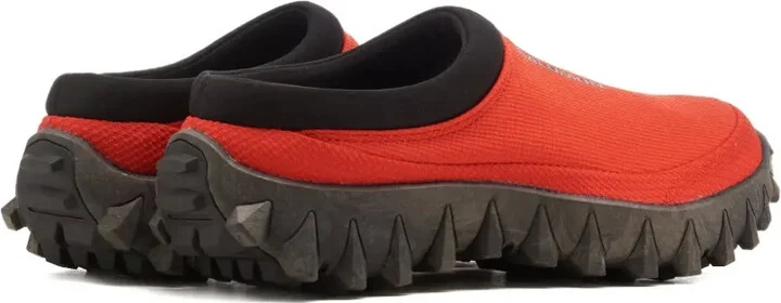 Snowclog "High Risk Red" trainers - Image 3