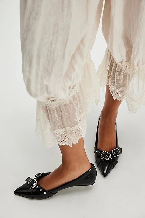 So 90s Kitten Heels - Image 4