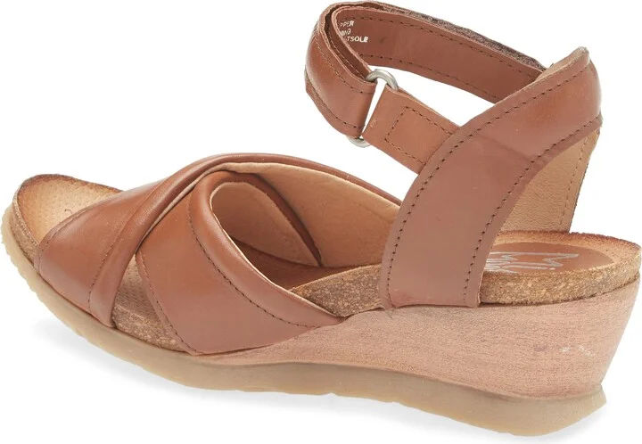Sofie Wedge Sandal - Image 10