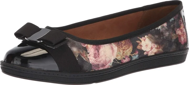 Soft Style Women's Faeth Ballet Flat