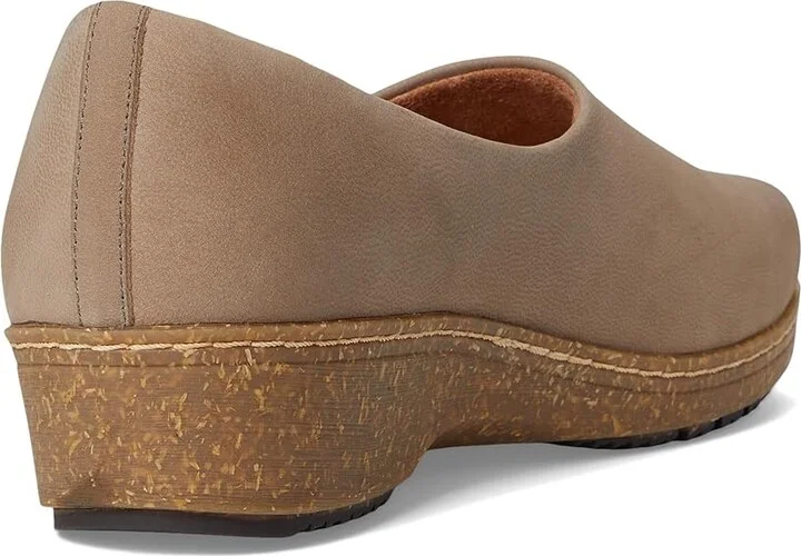 SoftWalk Addie Women's Shoes Taupe Nubuck : 7.5 WW (EE), Leather - Image 4