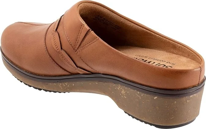 SoftWalk Amber 3.0 Women's Flat Shoes Luggage : 10.5 W (D), Leather - Image 4