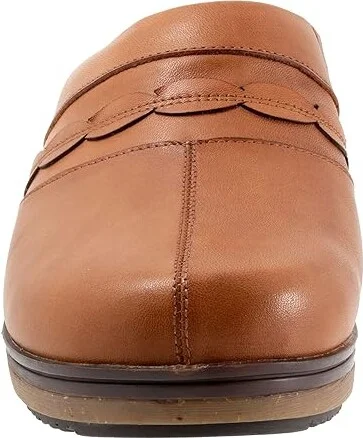SoftWalk Amber 3.0 Women's Flat Shoes Luggage : 10.5 W (D), Leather - Image 5