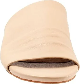 SoftWalk Camano Women's Shoes Beige : 11 N (AA), Leather - Image 5