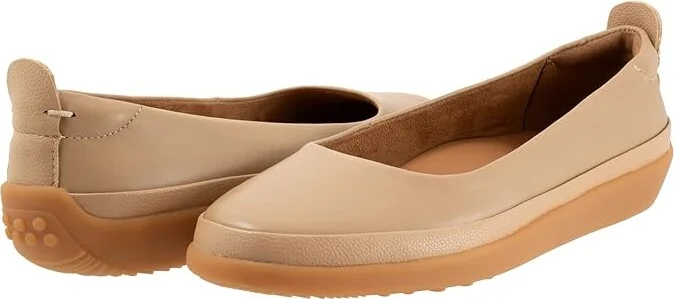 SoftWalk Disa Women's Flat Shoes Beige : 10 M (B), Leather