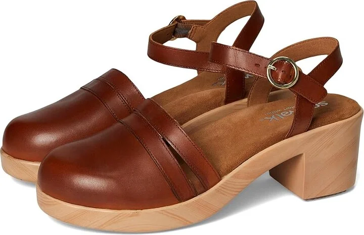 SoftWalk Fillmore Women's Slippers Luggage : 11 M (B), Leather