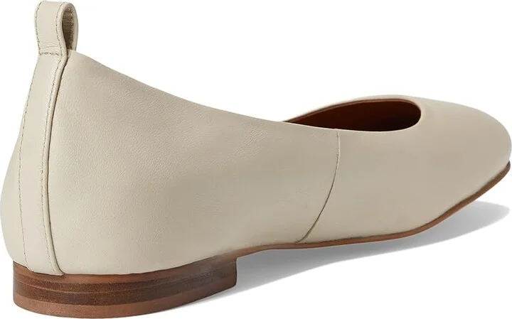 SoftWalk Kiris Women's Flat Shoes Ivory : 11 M (B), Leather - Image 4