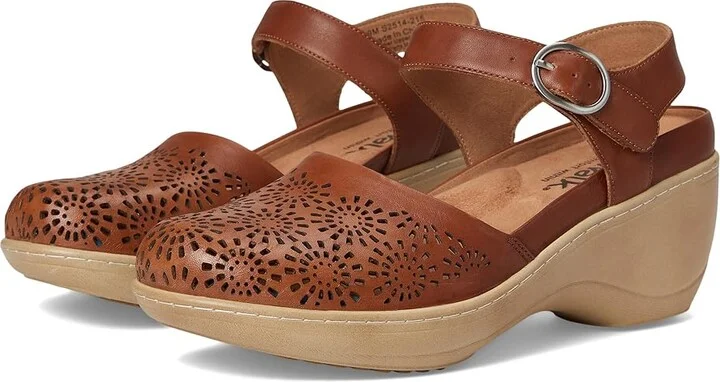 SoftWalk Mabelle Perf Women's Slippers Luggage : 7 M (B), Leather