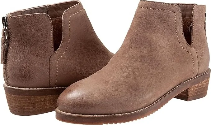 SoftWalk Ramona Women's Shoes Stone : 7 N (AA), Leather