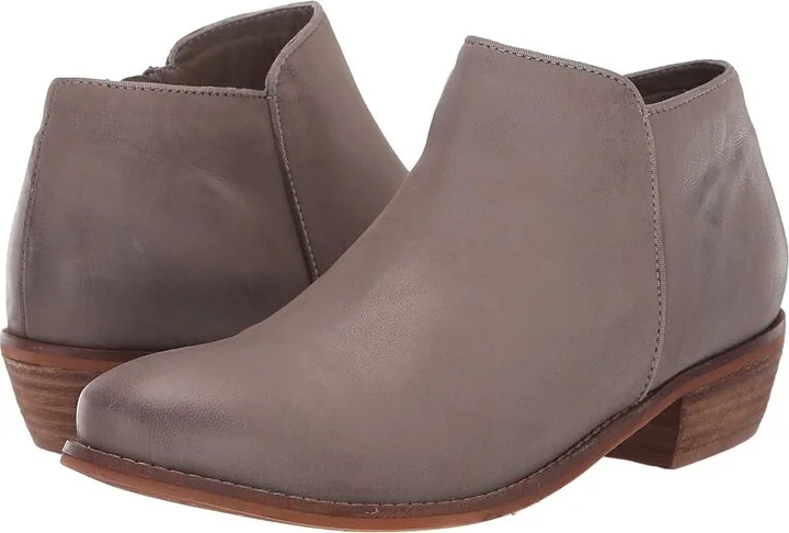 SoftWalk Rocklin Women's Shoes Light Grey : 5 M (B), Leather