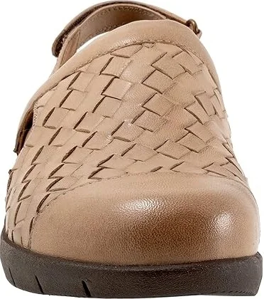 SoftWalk Salina Woven II Women's Flat Shoes Cement : 11 N (AA), Leather - Image 4